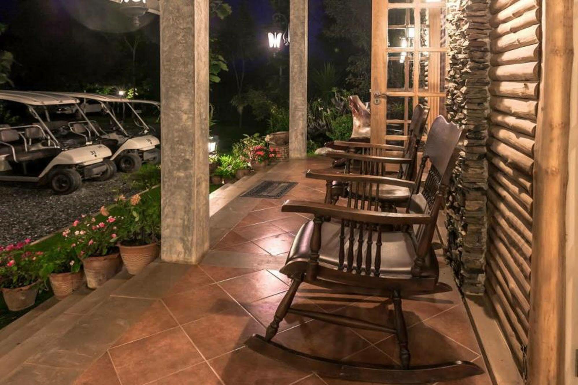 Hotel Phukumhom Khao Yai Wangkata Esterno foto