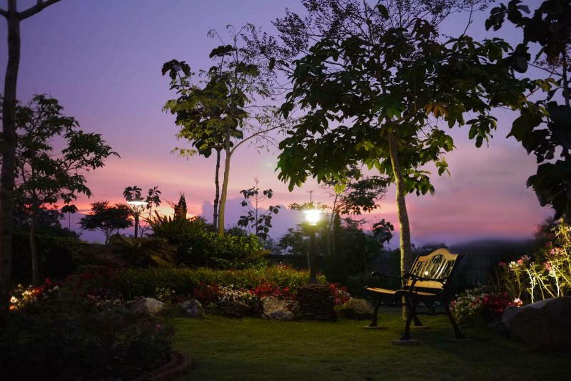 Hotel Phukumhom Khao Yai Wangkata Esterno foto
